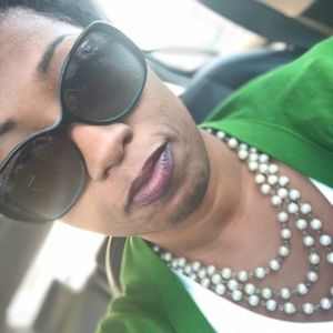 Meet your Posher, Xaviera